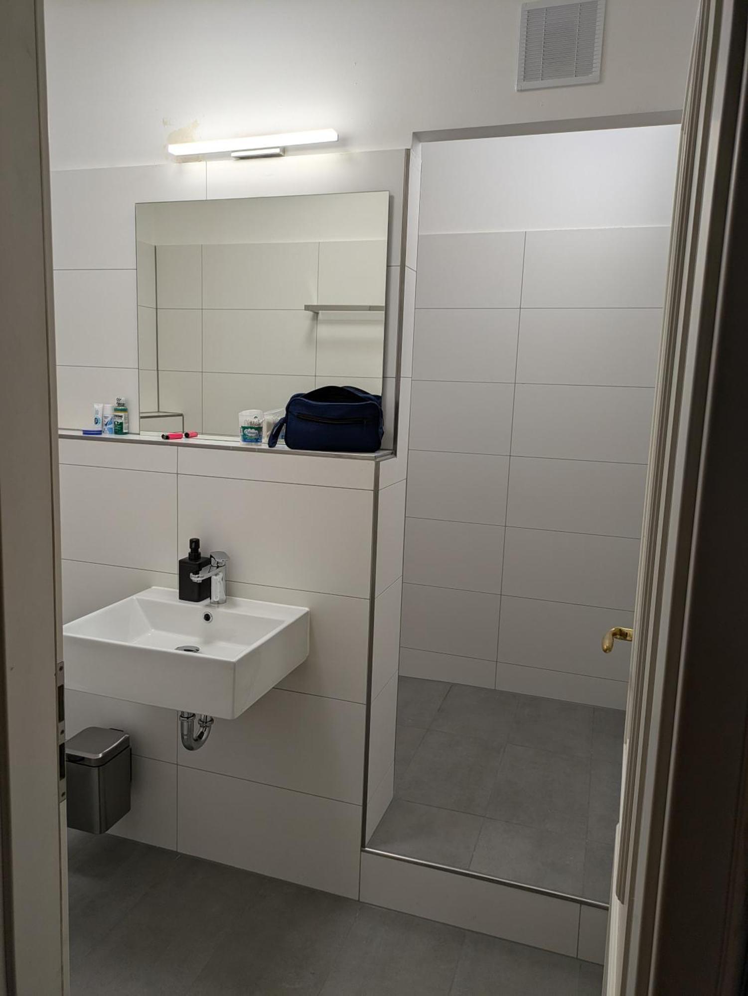 Large 110 Qm In Very Cetral Location 1 To 12 Guests * München