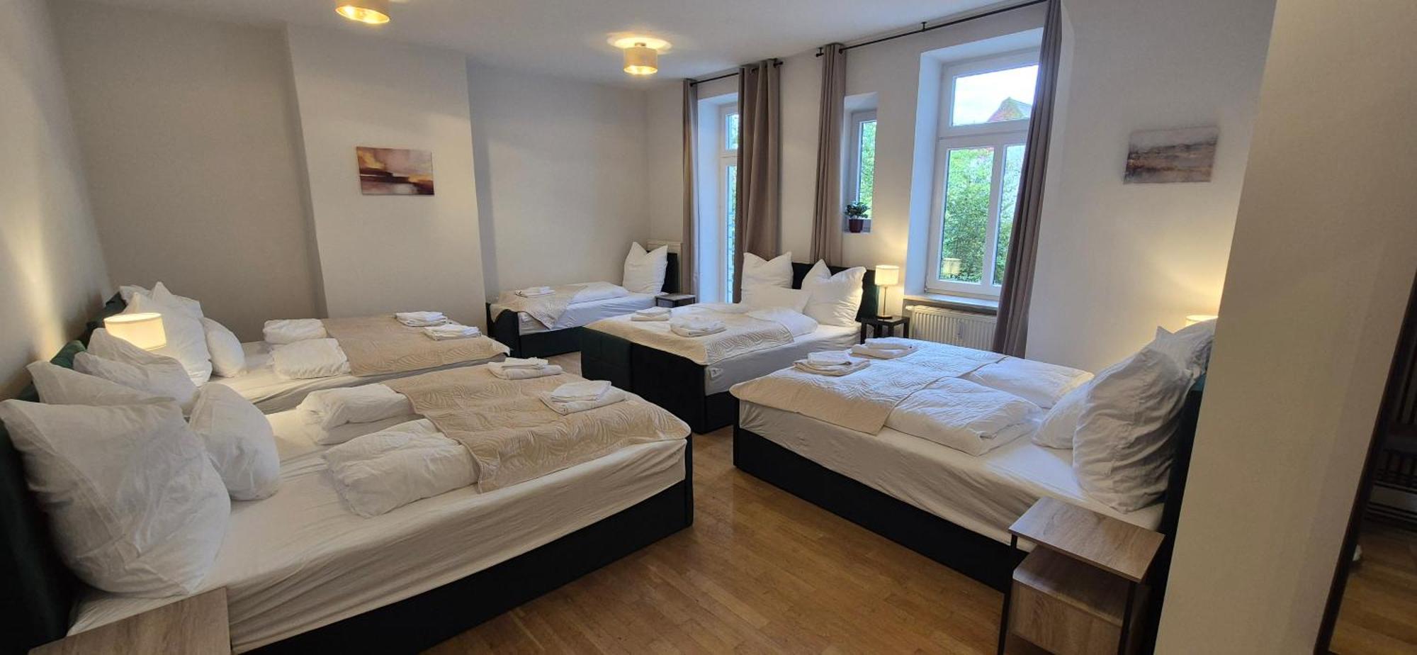 Apartment Large 110 Qm In Very Cetral Location 1 To 12 Guests München